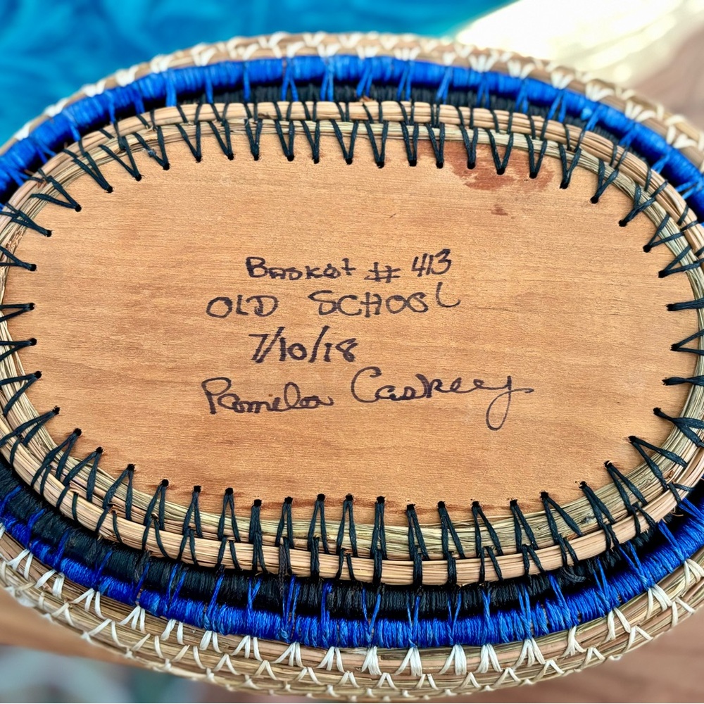 Signed Pamela Caskey Handcrafted Patriotic Oval Pine Needle & Sweetgrass Basket - Picture 2 of 7